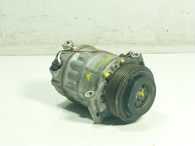 LR112585 Land Rover