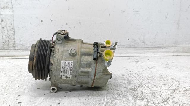 LR112585 Land Rover