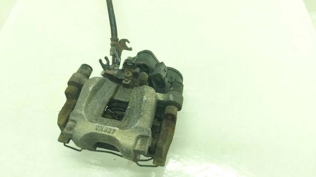 Zacisk hamulcowy tylny prawy LR113706 LAND ROVER
