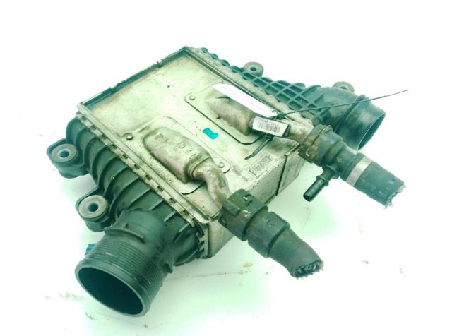 Chłodnica intercoolera LR139043 LAND ROVER