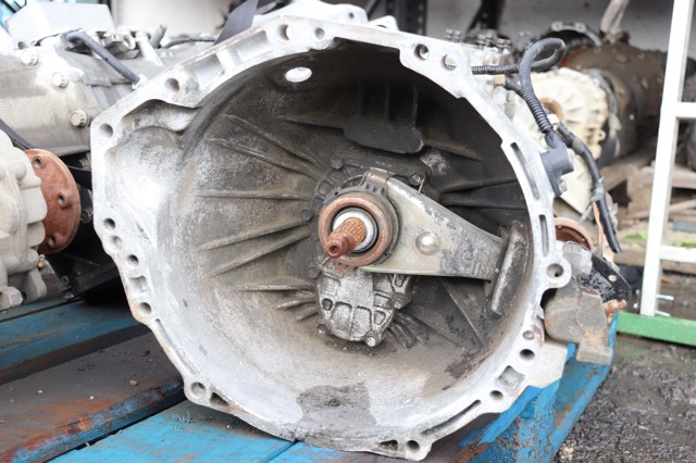 Mechaniczna skrzynia biegów w komplecie do KIA Sorento JC