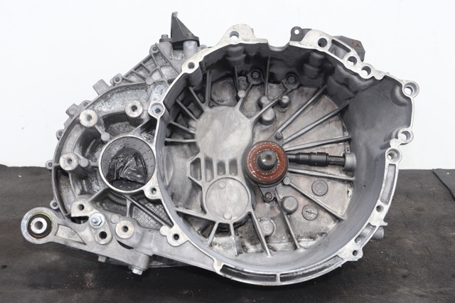 Mechaniczna skrzynia biegów w komplecie do Volvo XC60 156