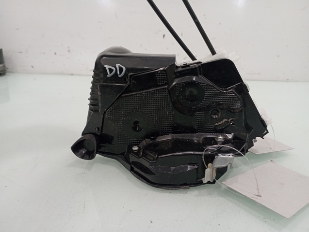 Zamek drzwi przednich prawych M7313450M6 TOYOTA