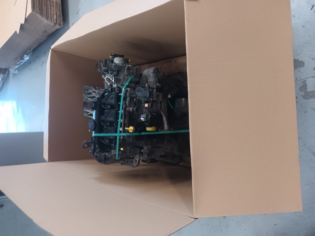Silnik w komplecie Renault Trafic 2 FL