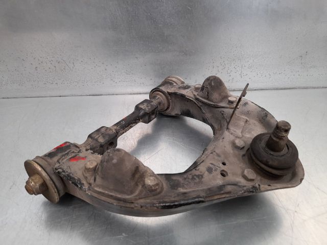 Wahacz zawieszenia przedniego prawy górny MB109631A MITSUBISHI