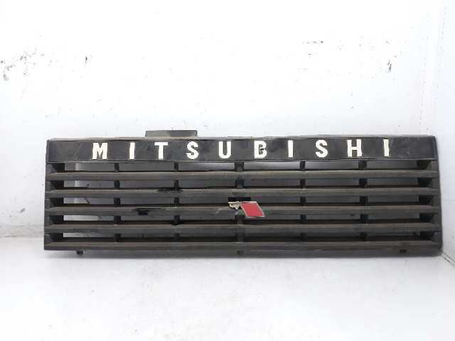 Kupić Atrapa chłodnicy Mitsubishi Pajero I L04G, L14G w dobrej cenie