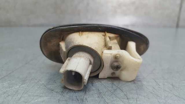 Kupić Powtarzacz kierunkowskazu na błotniku Mitsubishi Galant VII E5A, E7A, E8A w dobrej cenie
