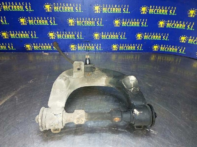 Wahacz zawieszenia przedniego prawy górny MB831036 MITSUBISHI