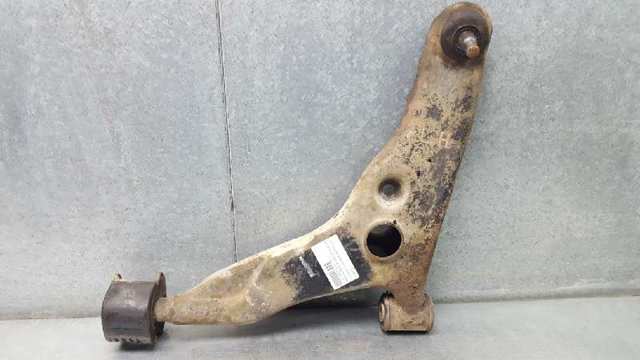 Wahacz zawieszenia przedniego dolny lewy MB912077 MITSUBISHI