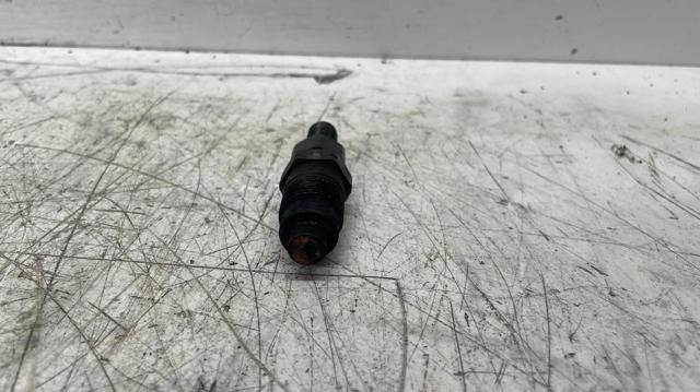 Wtryskiwacz paliwa MD196607 MITSUBISHI