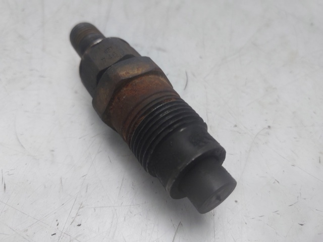 Wtryskiwacz paliwa MD196607 MITSUBISHI