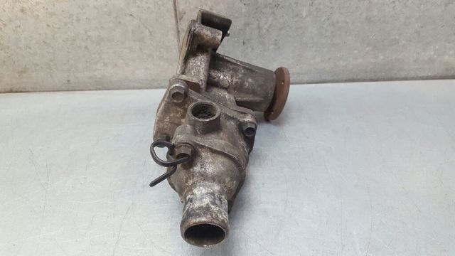 Pompa chłodząca wodna MD974999 MITSUBISHI