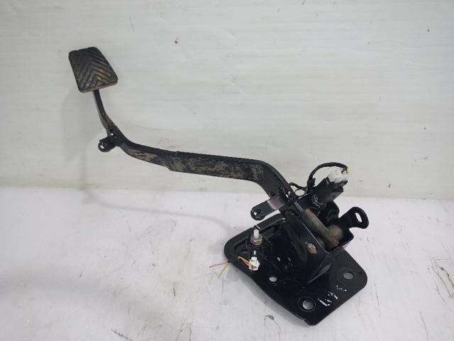 Pedał sprzęgła Mitsubishi Outlander CWW