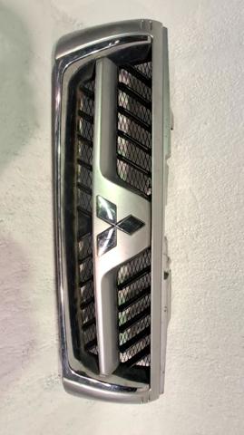 Kupić Atrapa chłodnicy Mitsubishi Pajero III V60 w dobrej cenie