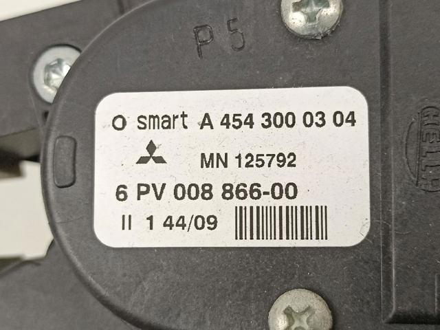 Pedał przyspieszenia (gazu) Mitsubishi Colt 6 Z3A