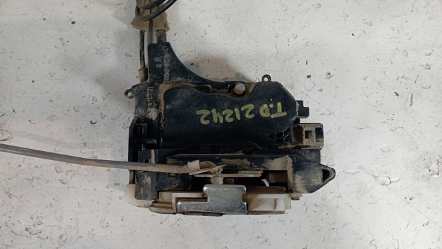 Zamek drzwi tylnych prawych MN145876 MITSUBISHI