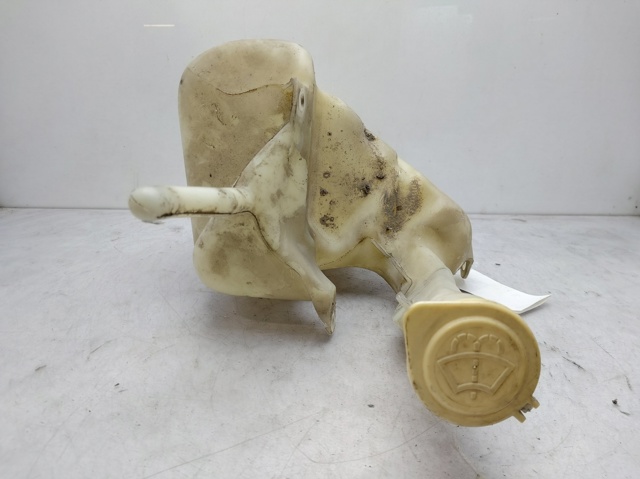 Zbiornik spryskiwaczy Mitsubishi Carisma