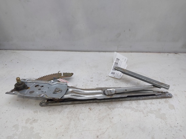 Mechanizm podnoszenia szyby drzwi przednich prawych MR144524 MITSUBISHI
