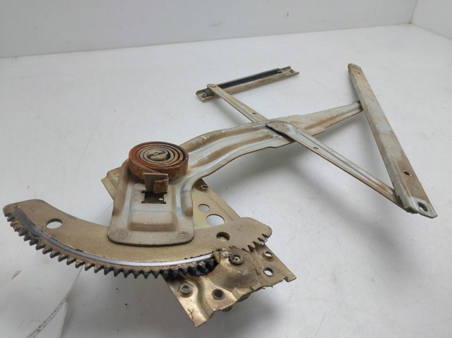 Mechanizm podnoszenia szyby drzwi przednich prawych MR144524 MITSUBISHI