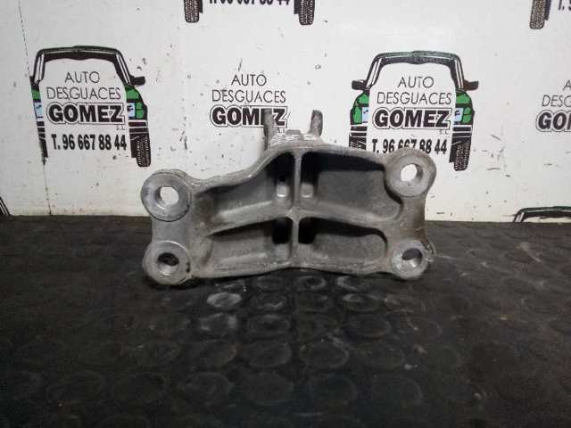 Poduszka (podpora) silnika lewa Mitsubishi Galant 8 EA