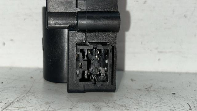 Silniczek klapy nagrzewnicy Mitsubishi Pajero K90