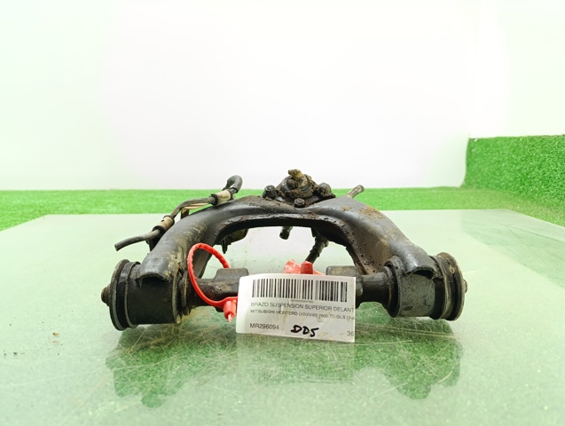 Wahacz zawieszenia przedniego prawy górny MR296094 MITSUBISHI