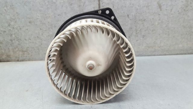 Silniczek wentylatora nagrzewnicy (ogrzewacza wnętrza) Mitsubishi Pajero K90