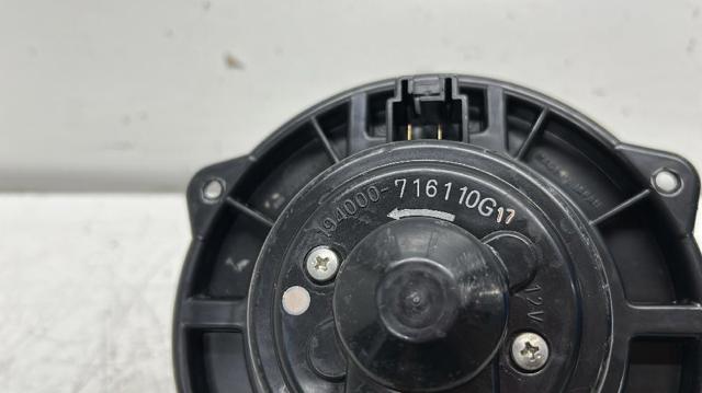 Silniczek wentylatora nagrzewnicy (ogrzewacza wnętrza) Mitsubishi Pajero K90