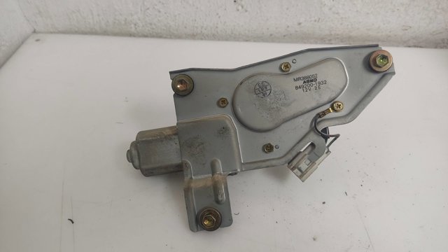 Silniczek wycieraczki tylnej szyby MR388052 MITSUBISHI