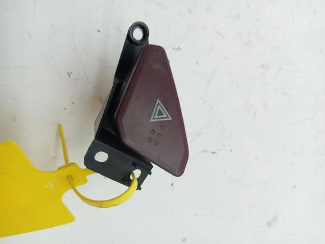 Przycisk włączania światła awaryjnego MR402662 MITSUBISHI