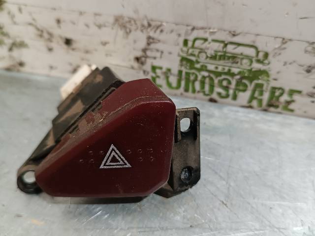 Przycisk włączania światła awaryjnego MR402662 MITSUBISHI