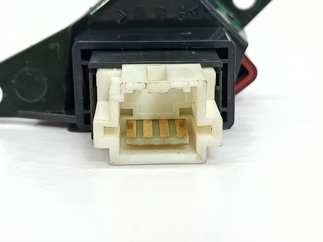 Przycisk włączania światła awaryjnego MR402662 MITSUBISHI