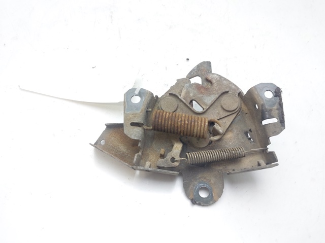 Zamek maski do Mitsubishi Pajero V60