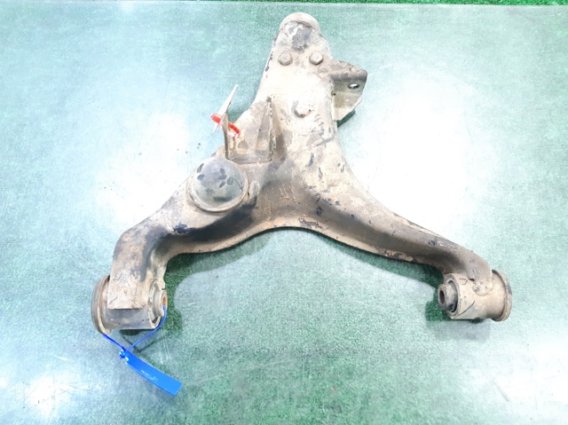 Wahacz zawieszenia przedniego dolny lewy MR496795 MITSUBISHI