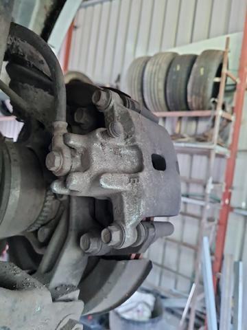 Zacisk hamulcowy tylny prawy MR510542 MITSUBISHI