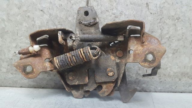 Kupić Zamek maski Mitsubishi Pajero K90 w dobrej cenie