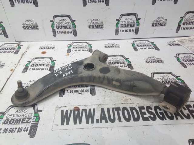 Wahacz zawieszenia przedniego dolny lewy MR915769 MITSUBISHI