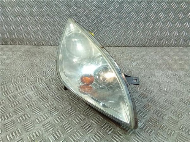 Reflektor prawy MR957354 MITSUBISHI