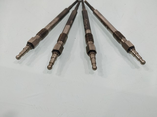 Świeca żarowa N10579802 VAG