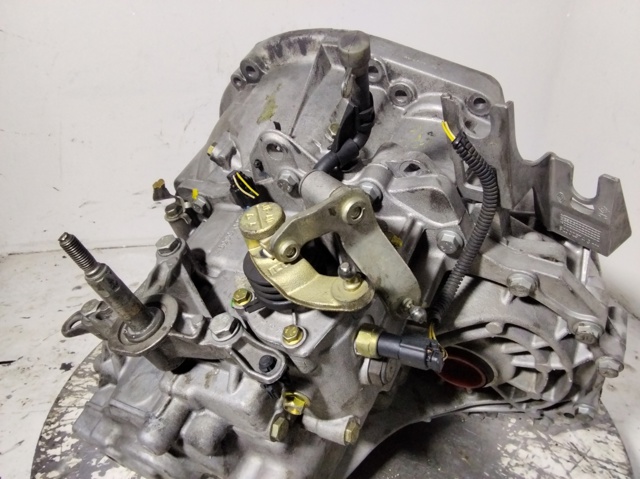 Mechaniczna skrzynia biegów w komplecie ND0002 RENAULT