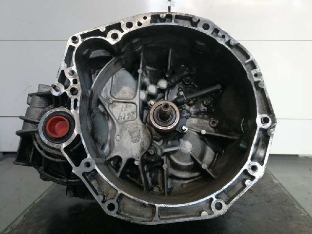 Mechaniczna skrzynia biegów w komplecie ND0102 NISSAN