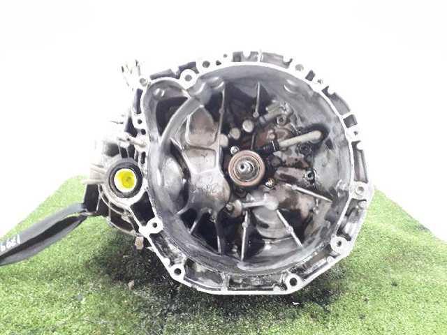 Mechaniczna skrzynia biegów w komplecie ND0102 NISSAN