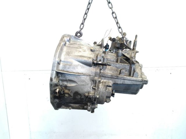 Mechaniczna skrzynia biegów w komplecie ND0102 NISSAN