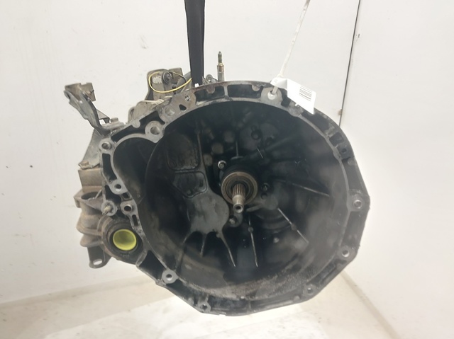 Mechaniczna skrzynia biegów w komplecie ND0102 NISSAN