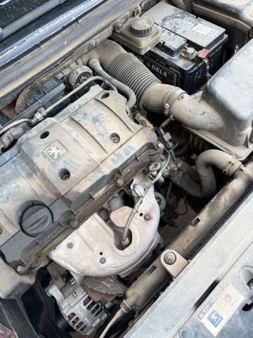 Silnik w komplecie NFU PEUGEOT