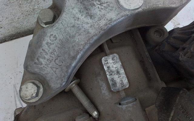 Mechaniczna skrzynia biegów w komplecie NFU VAG