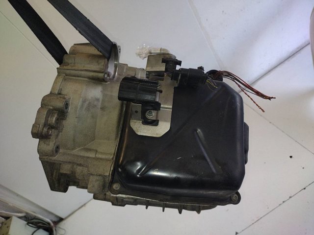  Volkswagen Passat  (357)
