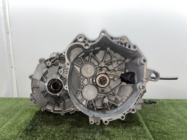 Mechaniczna skrzynia biegów w komplecie P1208961 VOLVO