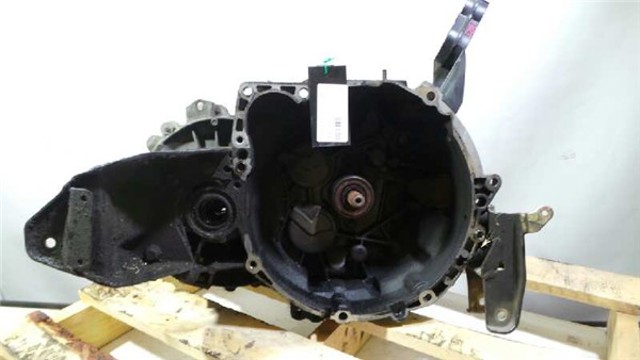 Mechaniczna skrzynia biegów w komplecie P30616141 VOLVO