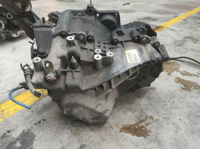 Mechaniczna skrzynia biegów w komplecie P30616141 VOLVO